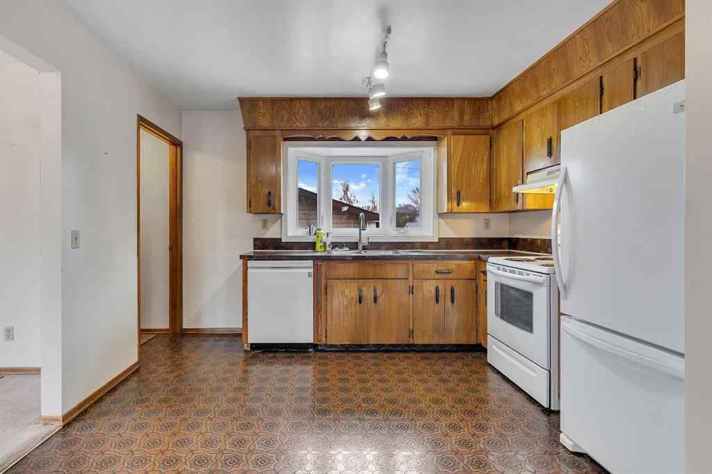 MLS® A2267557 - 4632 26 Avenue NE in Rundle Calgary, Residential