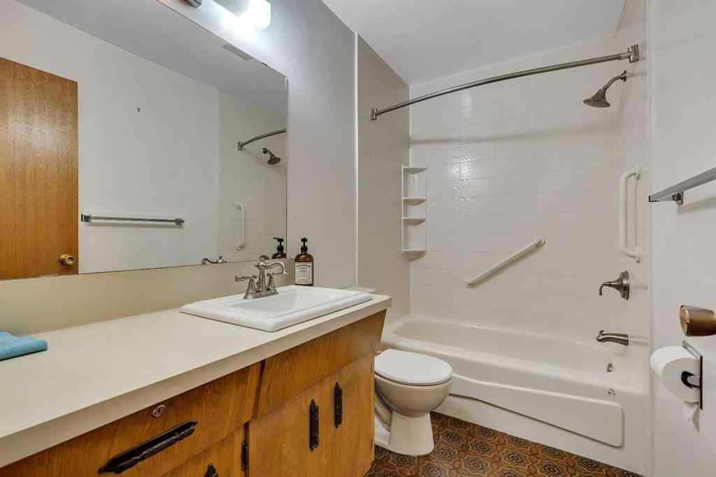 MLS® A2267557 - 4632 26 Avenue NE in Rundle Calgary, Residential