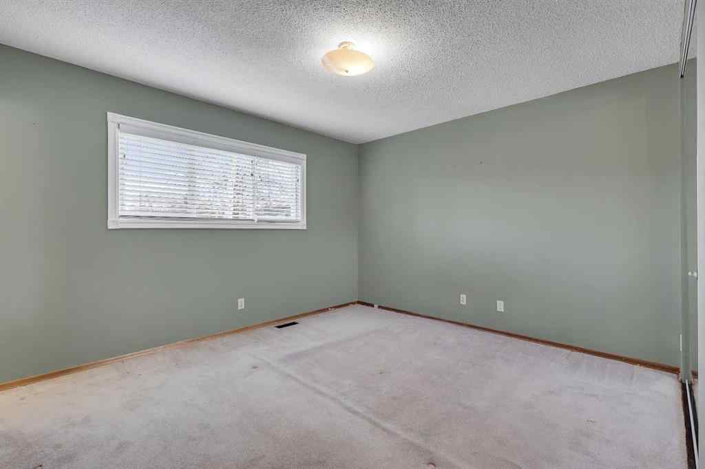 MLS® A2267557 - 4632 26 Avenue NE in Rundle Calgary, Residential