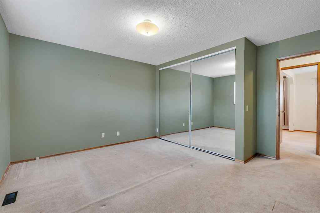 MLS® A2267557 - 4632 26 Avenue NE in Rundle Calgary, Residential