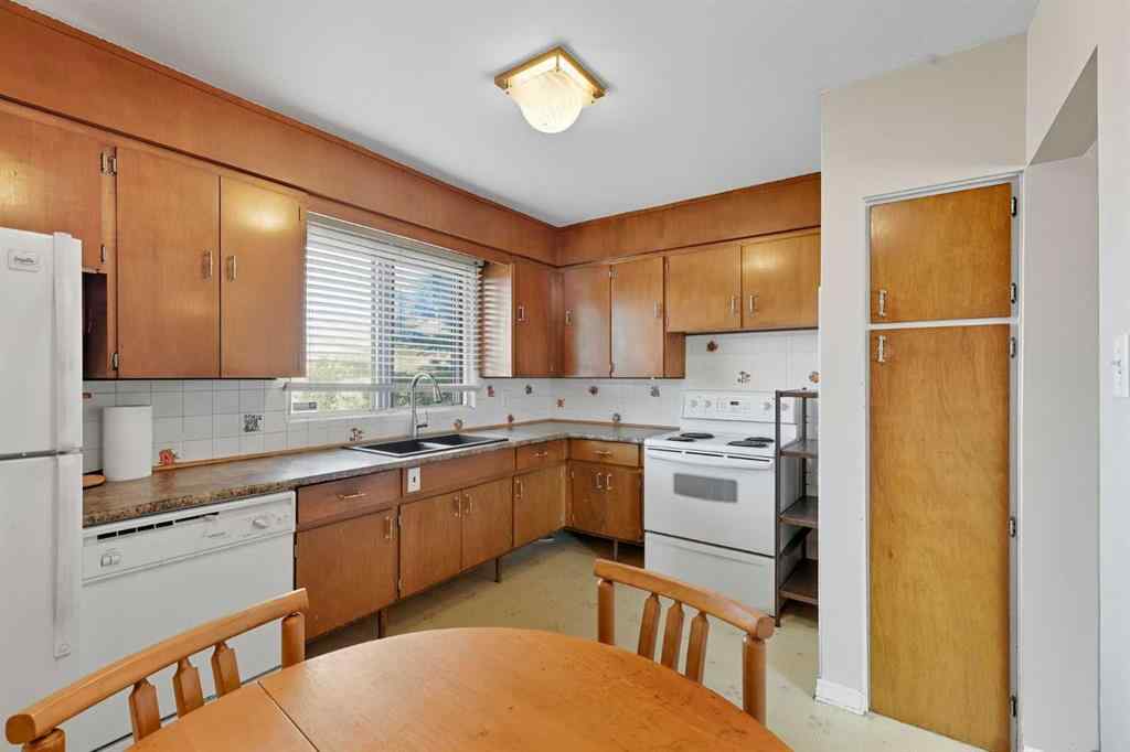 MLS® A2267561 - 23 Fairview Drive SE in Fairview Calgary, Residential