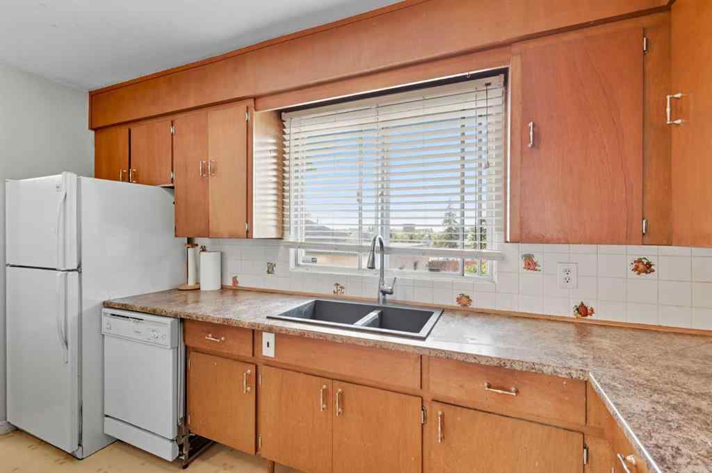 MLS® A2267561 - 23 Fairview Drive SE in Fairview Calgary, Residential