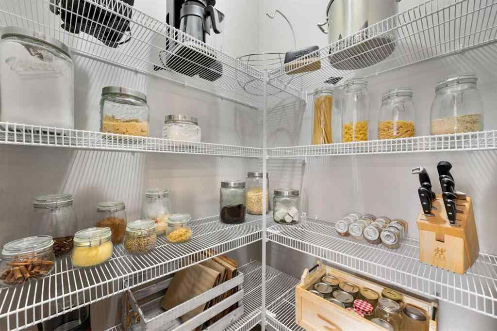 MLS® A2267562 - 112 Kingsbridge Way  in Kings Heights Airdrie, Residential