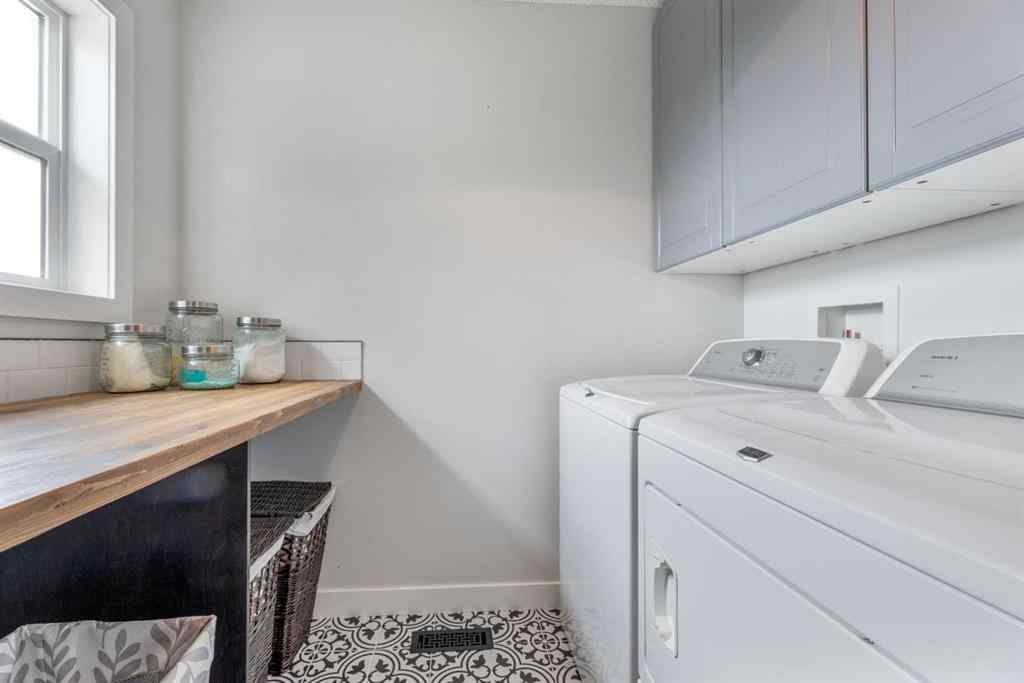 MLS® A2267562 - 112 Kingsbridge Way  in Kings Heights Airdrie, Residential