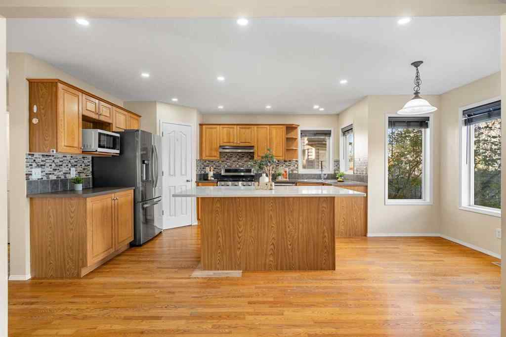 MLS® A2267571 - 825 Citadel Way NW in Citadel Calgary, Residential