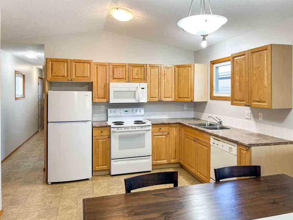 MLS® A2267573 - Unit #74 4802 54 Avenue  in Sparling Camrose, Mobile