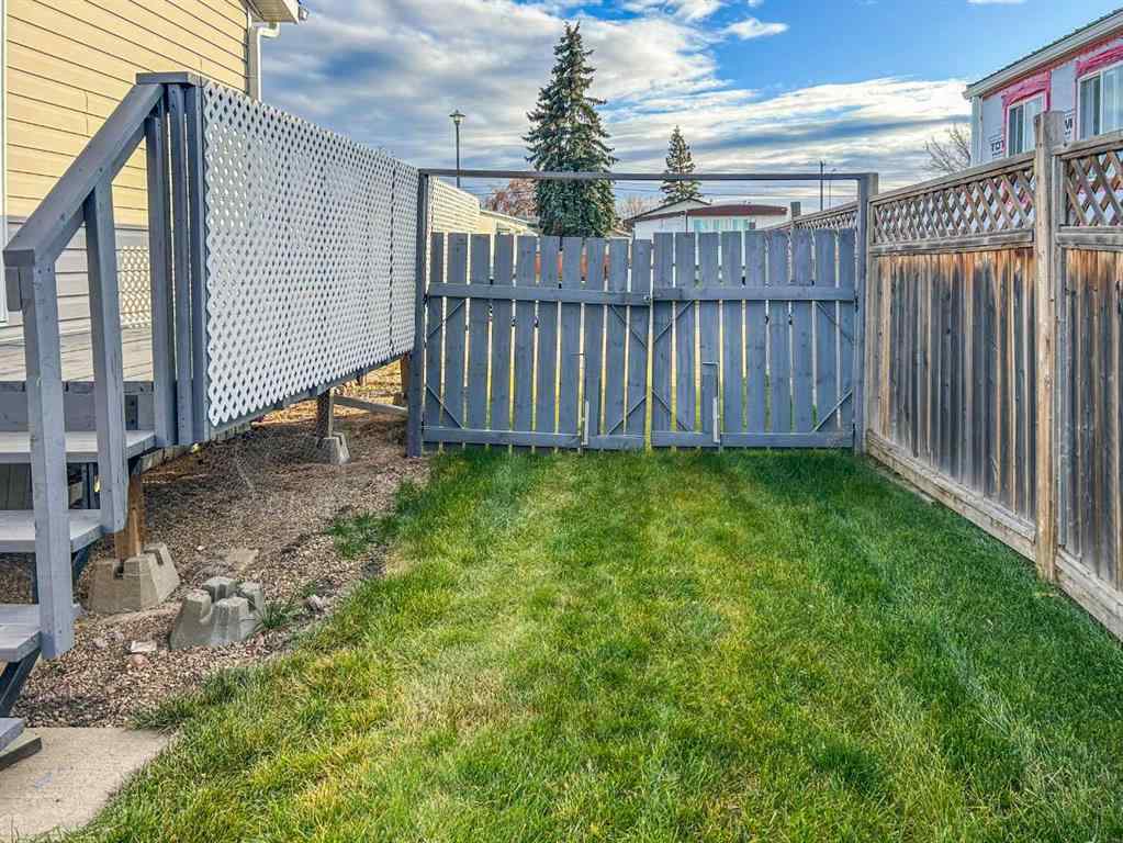 MLS® A2267573 - Unit #74 4802 54 Avenue  in Sparling Camrose, Mobile