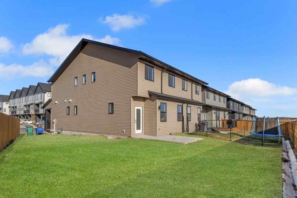 MLS® A2267574 - 800 South Point Heath SW in South Point Airdrie, Residential