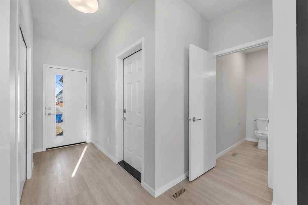 MLS® A2267574 - 800 South Point Heath SW in South Point Airdrie, Residential