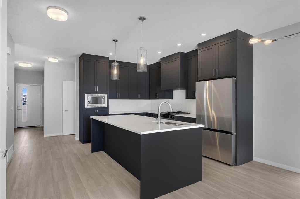 MLS® A2267574 - 800 South Point Heath SW in South Point Airdrie, Residential