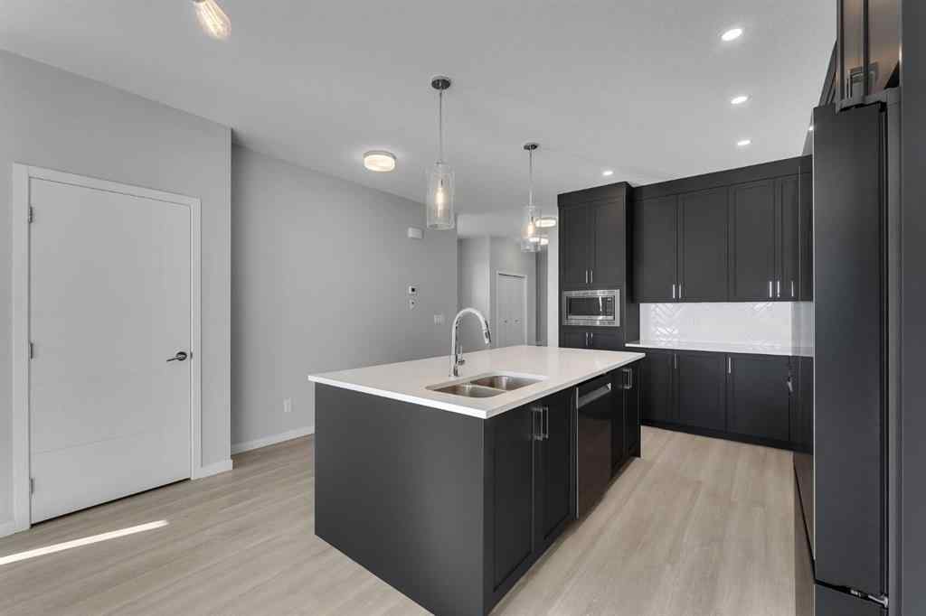 MLS® A2267574 - 800 South Point Heath SW in South Point Airdrie, Residential