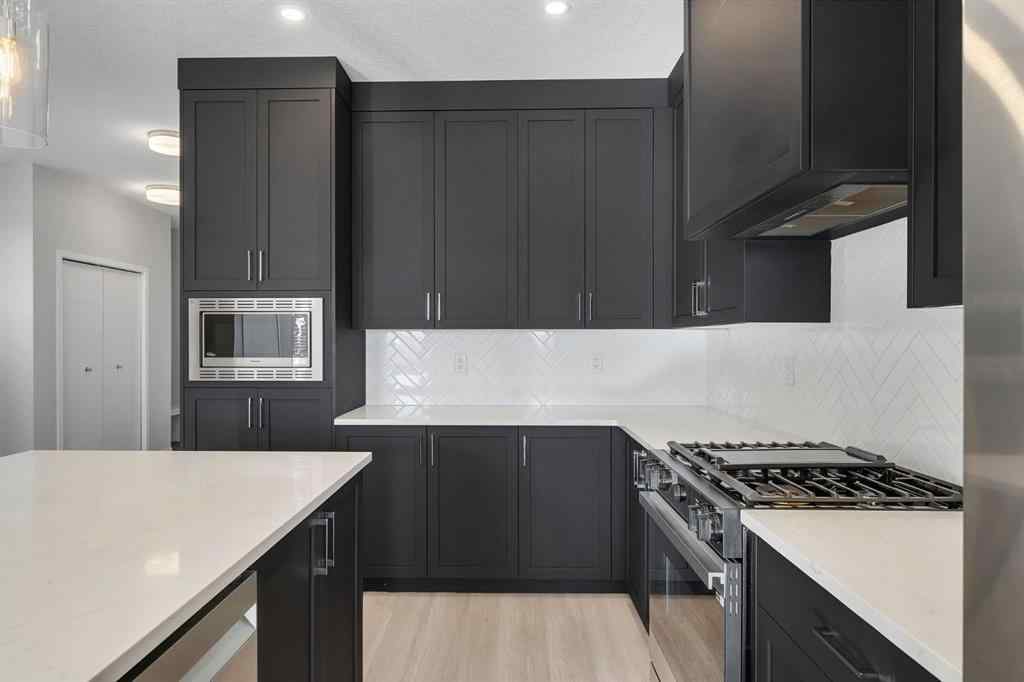 MLS® A2267574 - 800 South Point Heath SW in South Point Airdrie, Residential