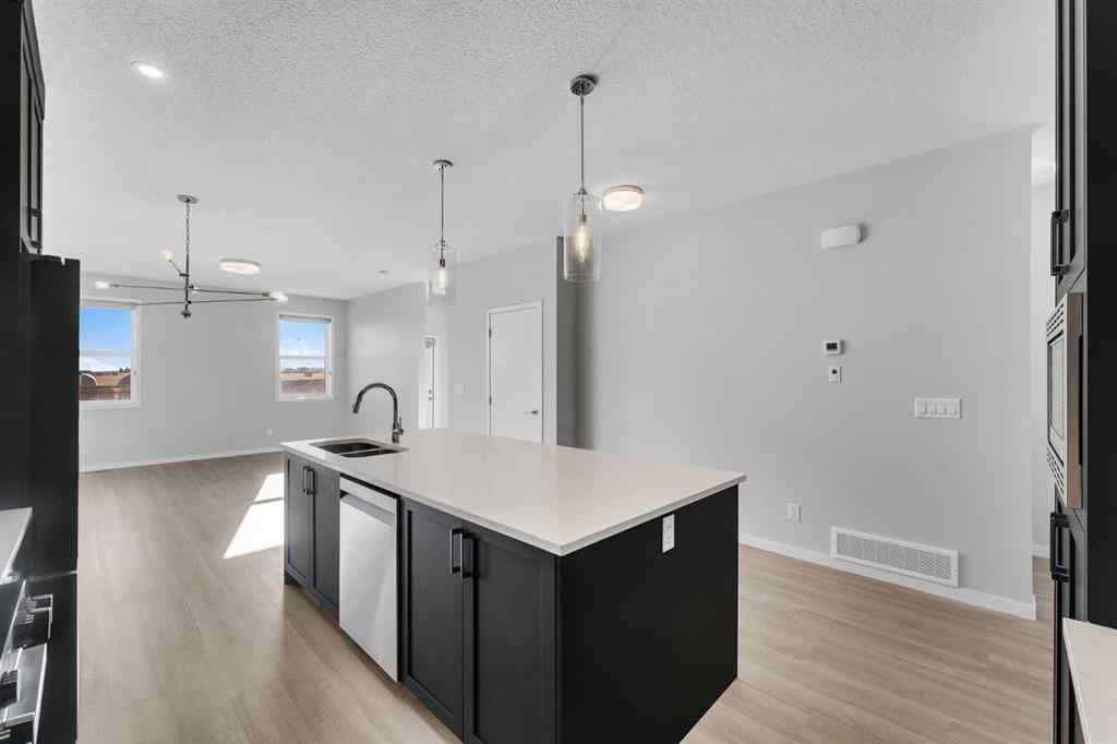 MLS® A2267574 - 800 South Point Heath SW in South Point Airdrie, Residential