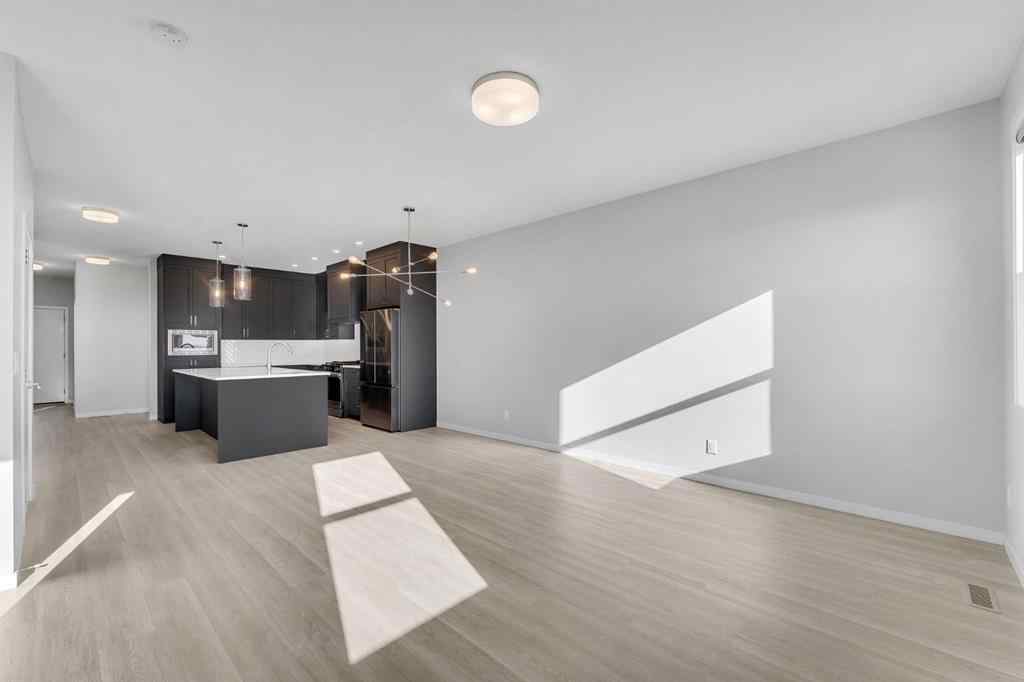 MLS® A2267574 - 800 South Point Heath SW in South Point Airdrie, Residential