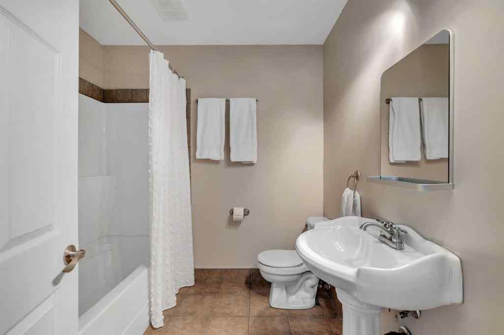 MLS® A2267586 - 10 Arbour Vista Close NW in Arbour Lake Calgary, Residential