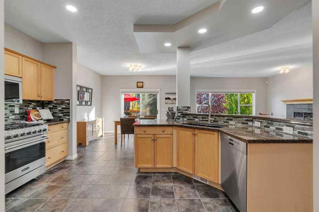 MLS® A2267586 - 10 Arbour Vista Close NW in Arbour Lake Calgary, Residential