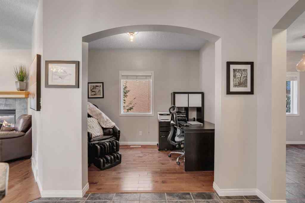 MLS® A2267586 - 10 Arbour Vista Close NW in Arbour Lake Calgary, Residential