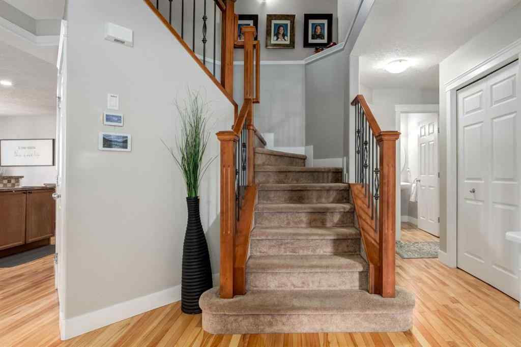 MLS® A2267588 - 32 Evanscove Heights NW in Evanston Calgary, Residential