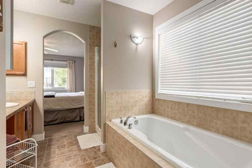 MLS® A2267588 - 32 Evanscove Heights NW in Evanston Calgary, Residential