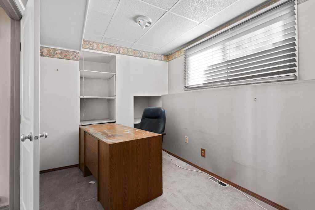 MLS® A2267590 - 127 Lynnview Way SE in Ogden Calgary, Residential