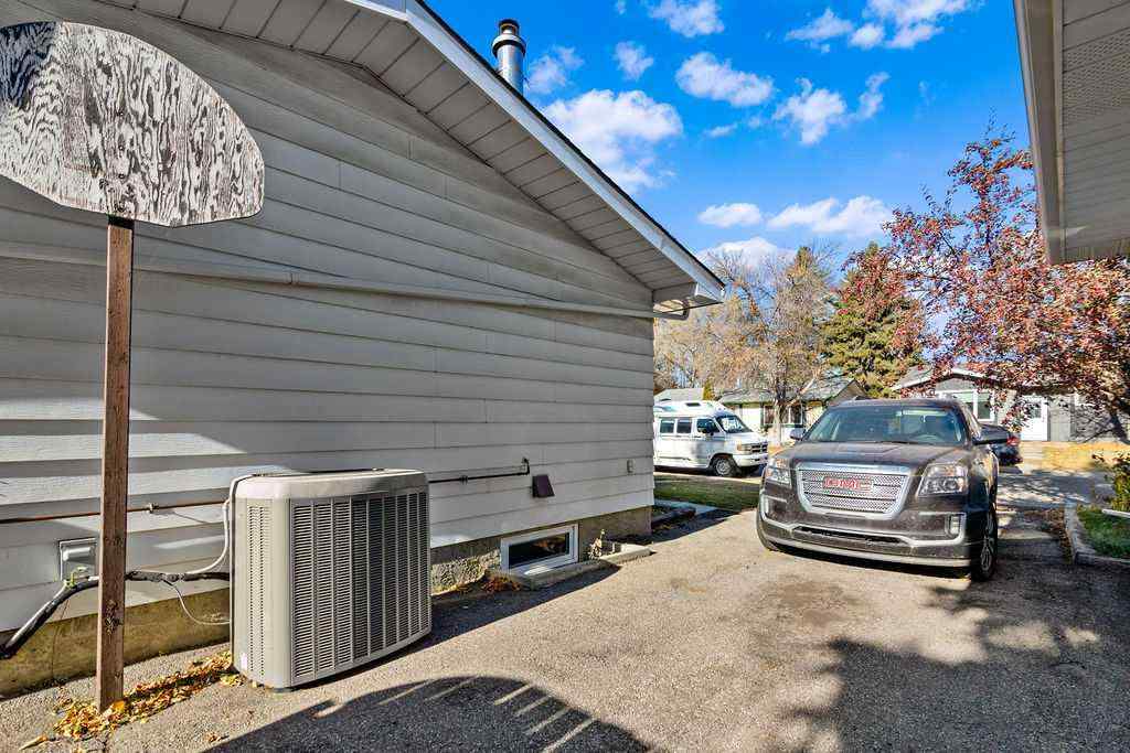 MLS® A2267590 - 127 Lynnview Way SE in Ogden Calgary, Residential