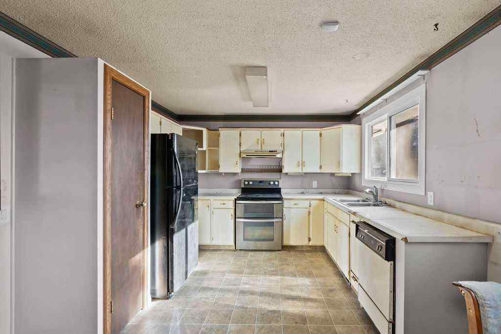 MLS® A2267590 - 127 Lynnview Way SE in Ogden Calgary, Residential