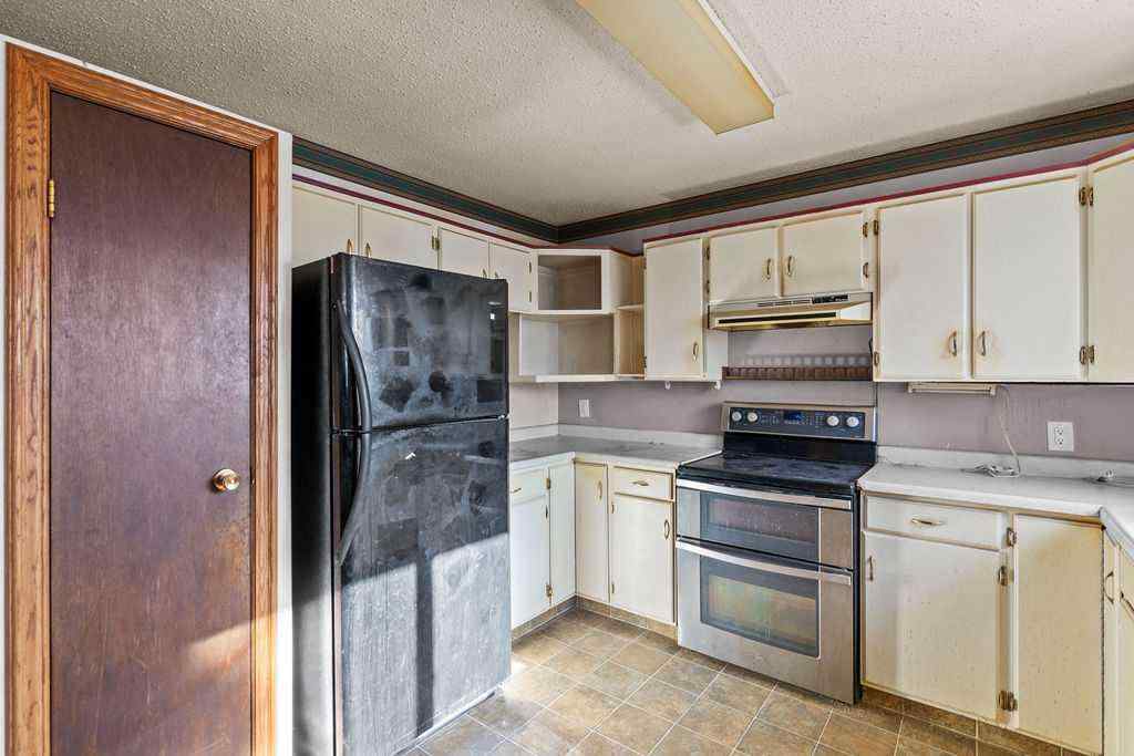 MLS® A2267590 - 127 Lynnview Way SE in Ogden Calgary, Residential