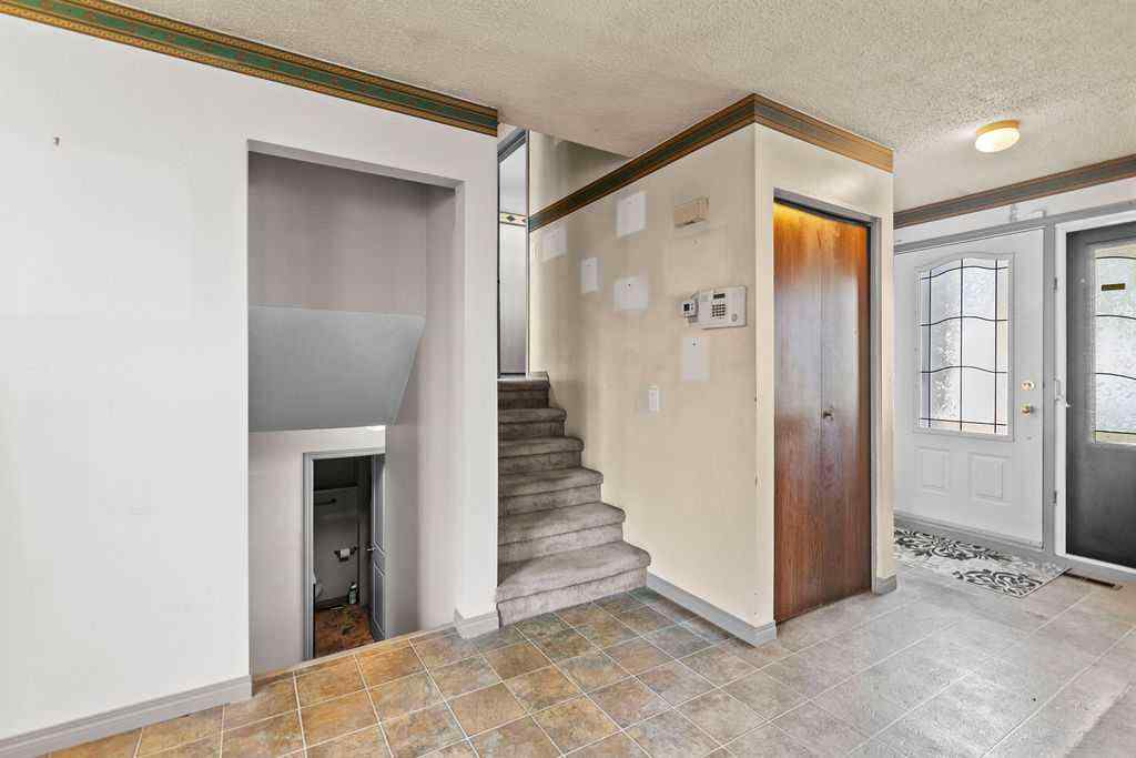 MLS® A2267590 - 127 Lynnview Way SE in Ogden Calgary, Residential