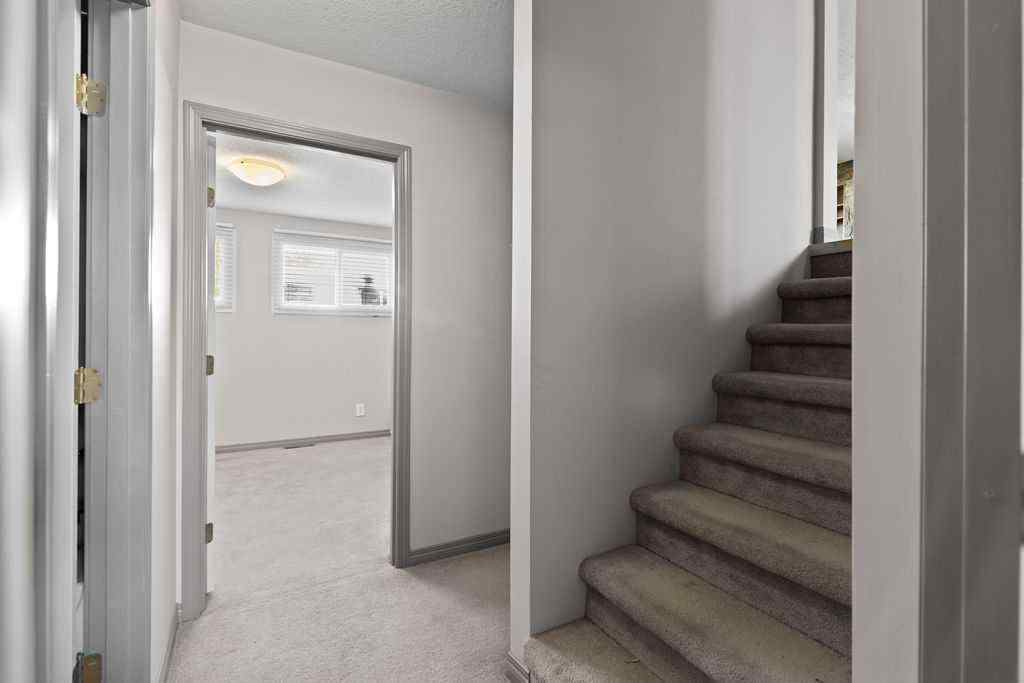MLS® A2267590 - 127 Lynnview Way SE in Ogden Calgary, Residential