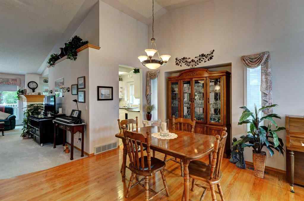 MLS® A2267593 - 62 Mt Mckenzie Villas SE in McKenzie Lake Calgary, Residential