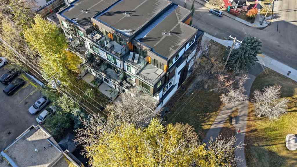 MLS® A2267595 - 2100 17A Street SW in Bankview Calgary, Residential