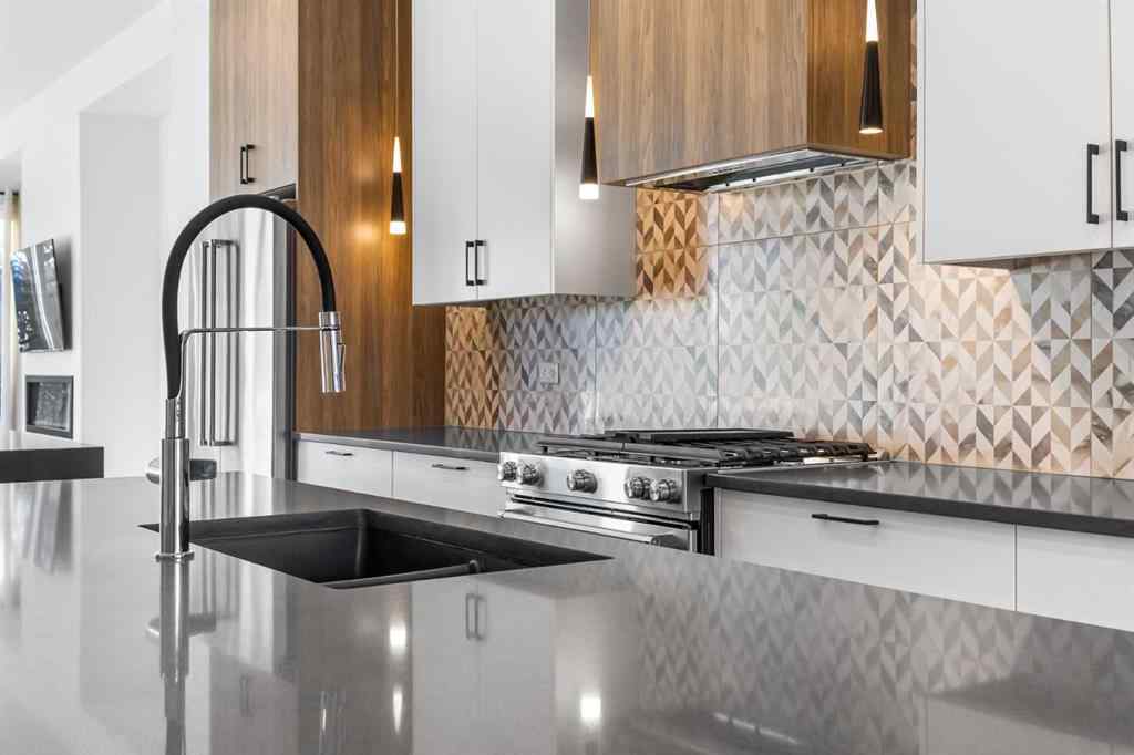 MLS® A2267595 - 2100 17A Street SW in Bankview Calgary, Residential