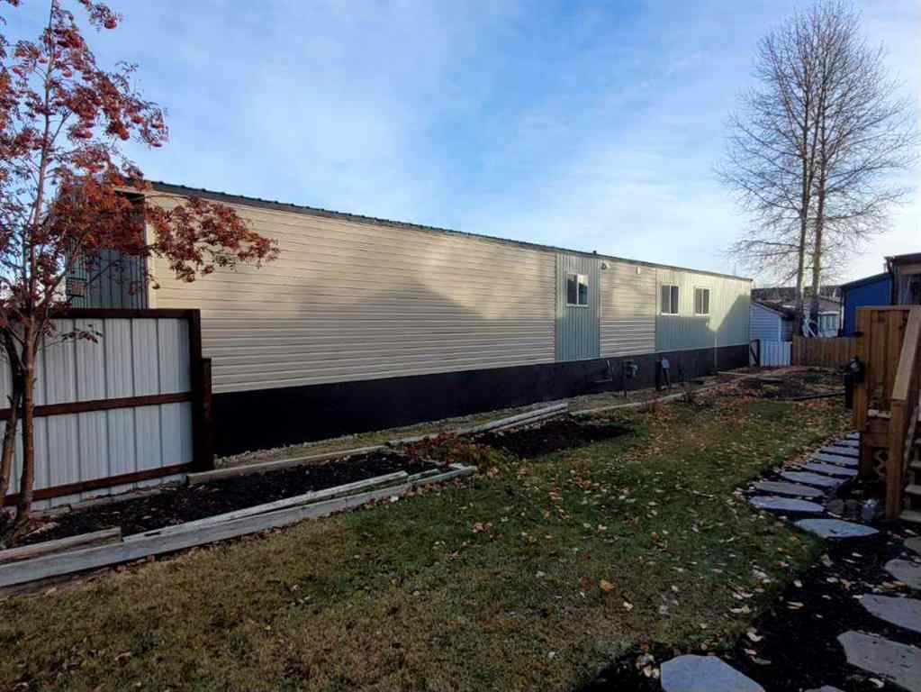 MLS&reg; # A2267597 - Unit #Unit 27 4402 48 Avenue  in NONE Sylvan Lake, Mobile Open Houses