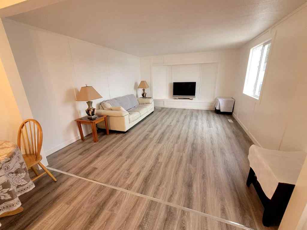 MLS&reg; # A2267597 - Unit #Unit 27 4402 48 Avenue  in NONE Sylvan Lake, Mobile Open Houses