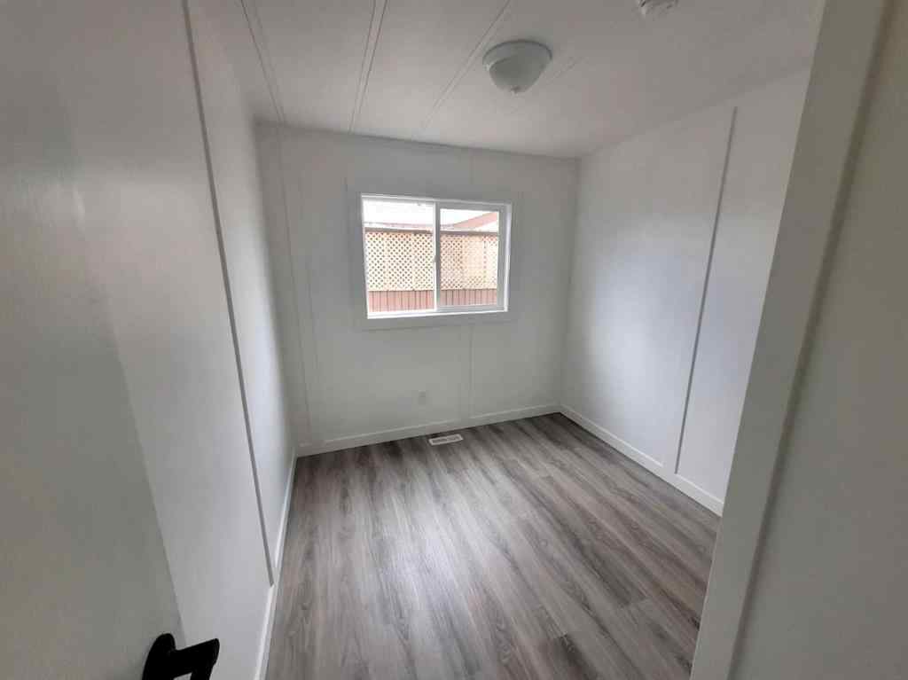 MLS&reg; # A2267597 - Unit #Unit 27 4402 48 Avenue  in NONE Sylvan Lake, Mobile Open Houses