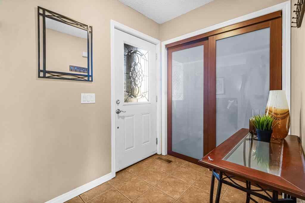 MLS® A2267602 - 44 Bedfield Close NE in Beddington Heights Calgary, Residential