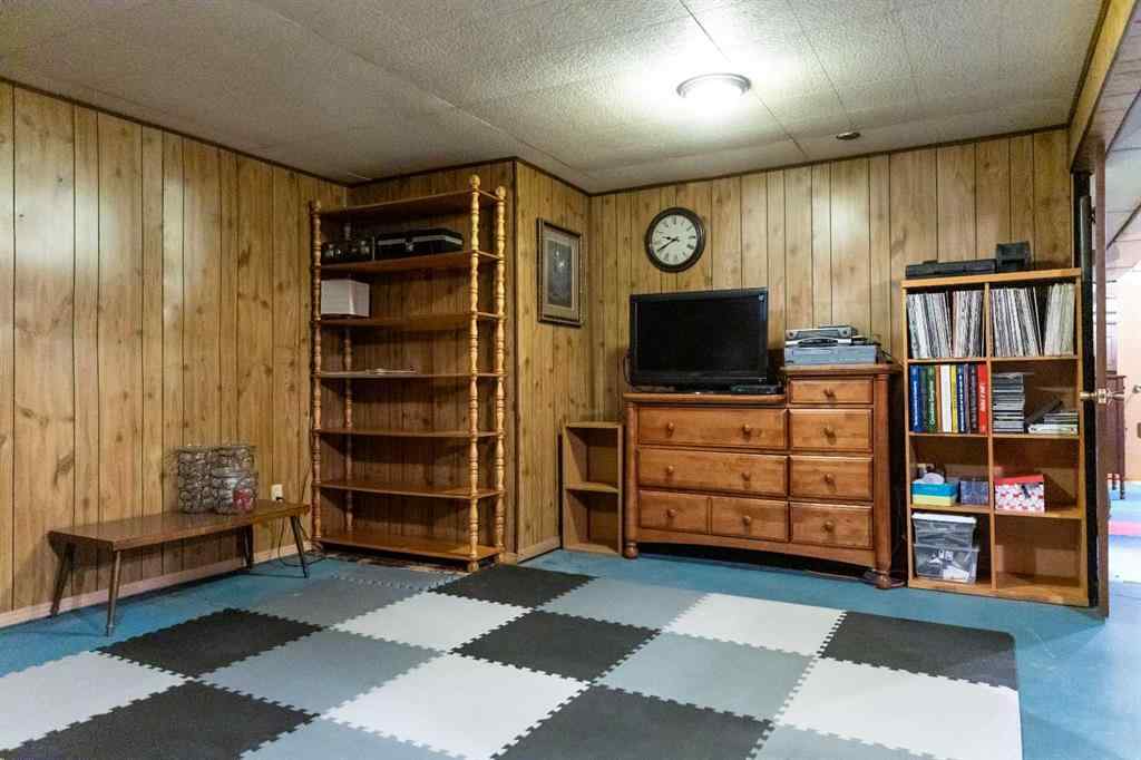 MLS® A2267608 - 21 Watson Street  in West Park Red Deer, Residential