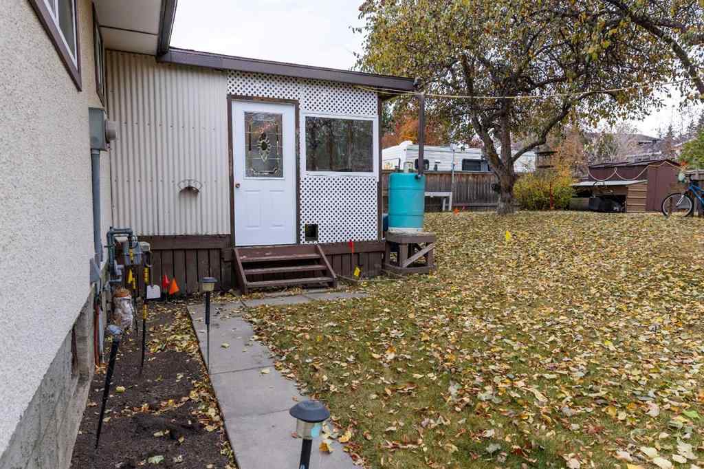 MLS® A2267608 - 21 Watson Street  in West Park Red Deer, Residential