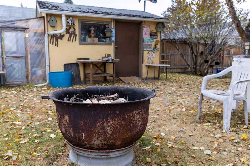 MLS® A2267608 - 21 Watson Street  in West Park Red Deer, Residential