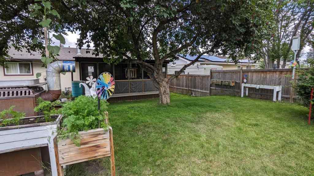 MLS® A2267608 - 21 Watson Street  in West Park Red Deer, Residential