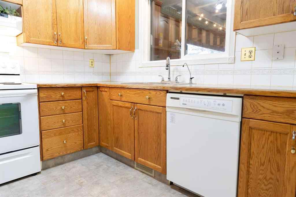 MLS® A2267608 - 21 Watson Street  in West Park Red Deer, Residential