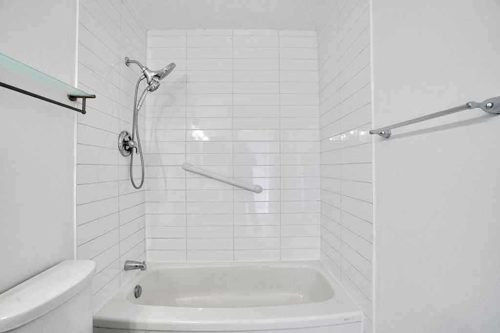 MLS® A2267615 - 56 Castleglen Crescent NE in Castleridge Calgary, Residential