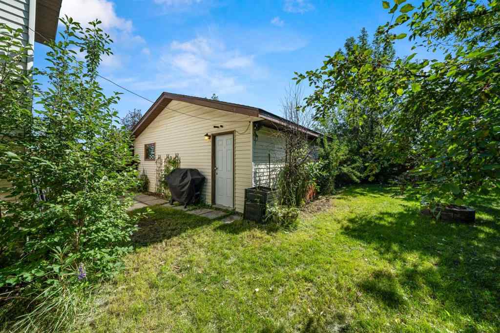 MLS® A2267618 - 150 Shawmeadows Road SW in Shawnessy Calgary, Residential