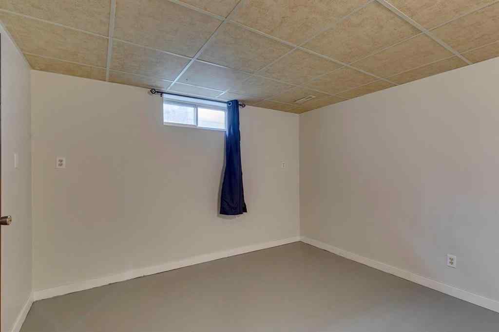 MLS® A2267622 - 2823 Dover Ridge Drive SE in Dover Calgary, Residential