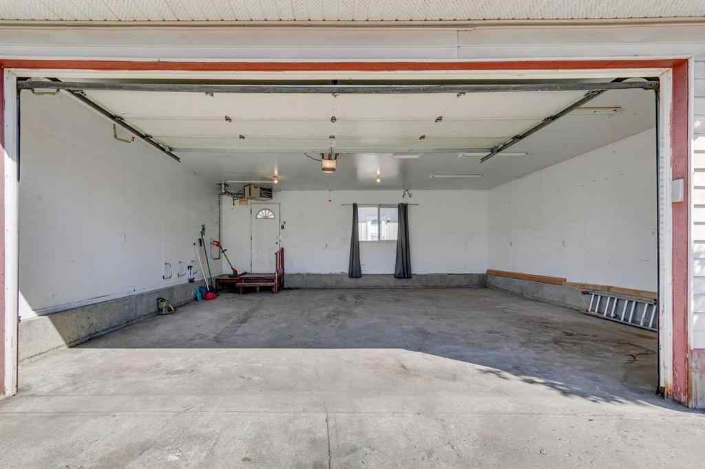 MLS® A2267622 - 2823 Dover Ridge Drive SE in Dover Calgary, Residential