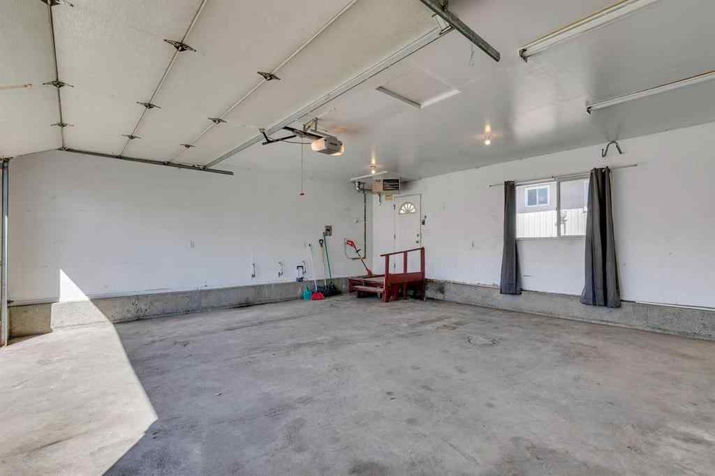 MLS® A2267622 - 2823 Dover Ridge Drive SE in Dover Calgary, Residential