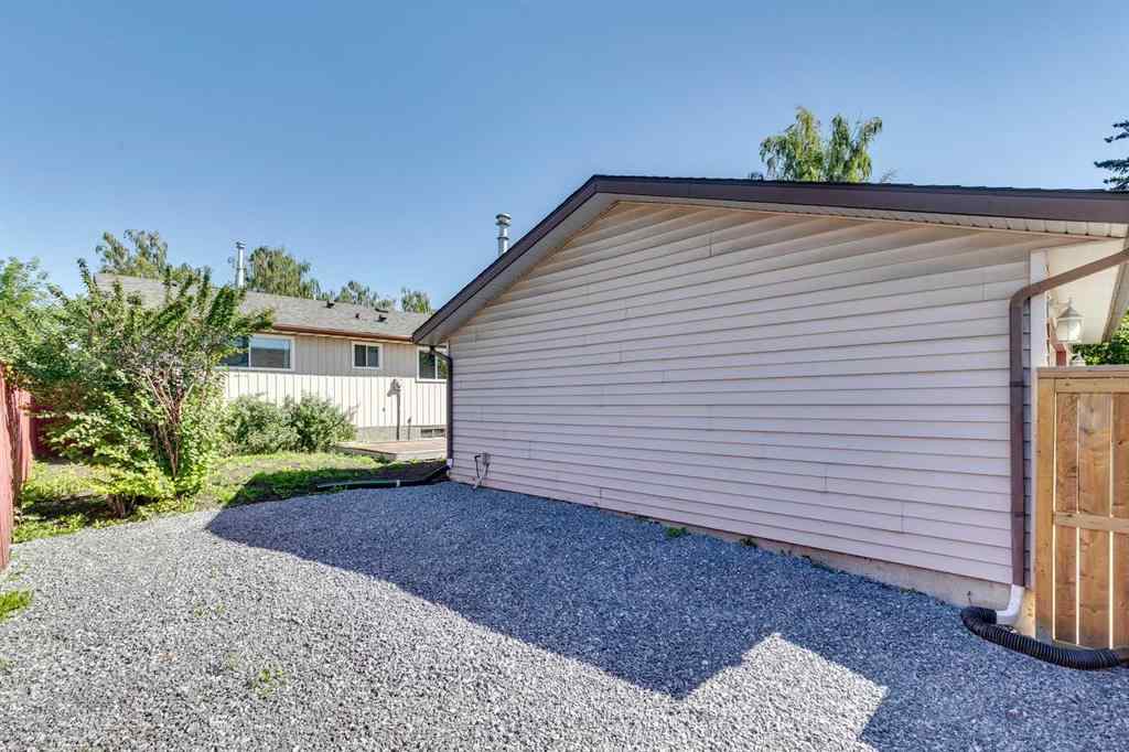 MLS® A2267622 - 2823 Dover Ridge Drive SE in Dover Calgary, Residential