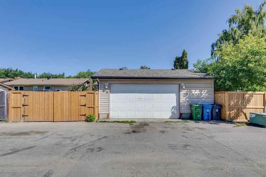 MLS® A2267622 - 2823 Dover Ridge Drive SE in Dover Calgary, Residential