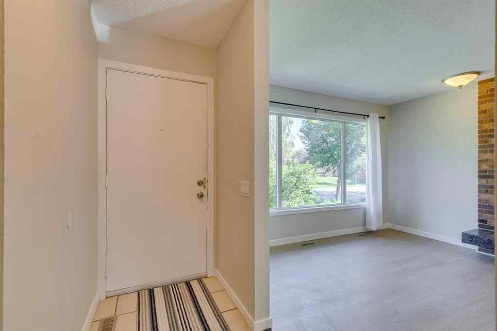 MLS® A2267622 - 2823 Dover Ridge Drive SE in Dover Calgary, Residential