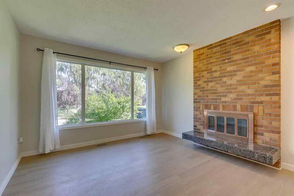 MLS® A2267622 - 2823 Dover Ridge Drive SE in Dover Calgary, Residential